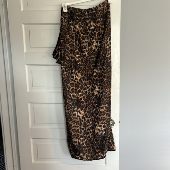 Venus Leopard Print Maxi Skirt - Picture 4 of 4
